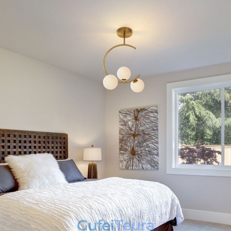 תאורת תקרת זכוכית לבנה חלבית מודרנית ופשוטה עם שלושה ראשים G9 5W