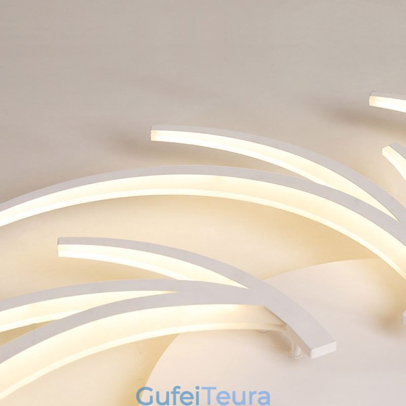 תאורה מודרנית לתקרה לא סדירה ליניארית