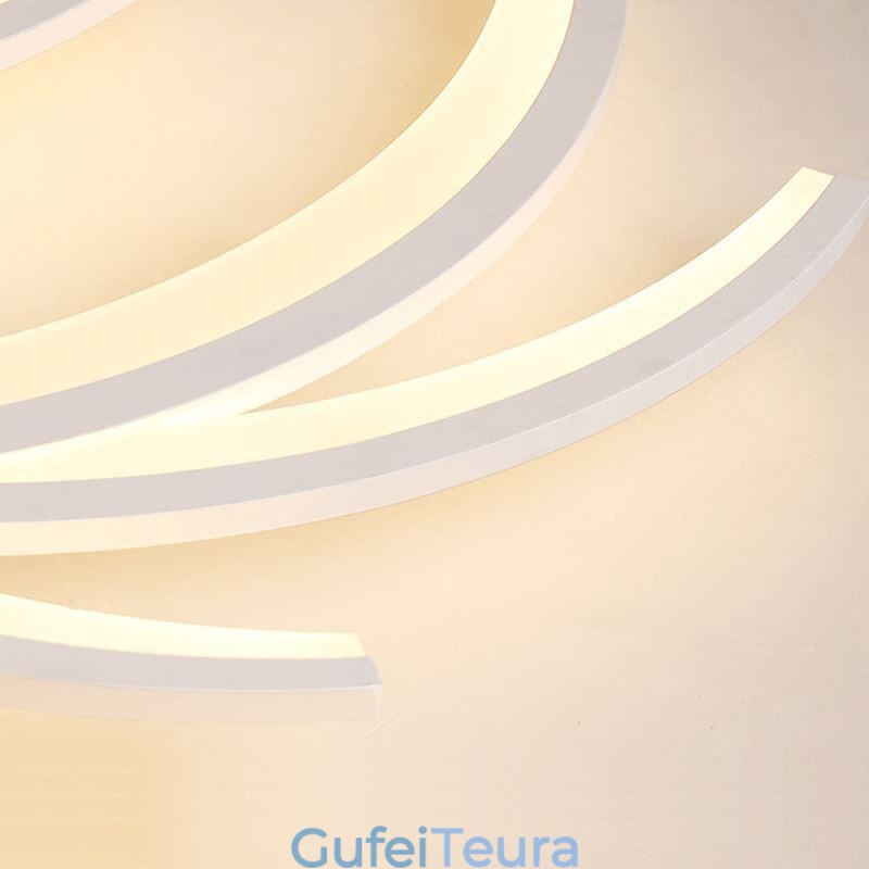 תאורה מודרנית לתקרה לא סדירה ליניארית