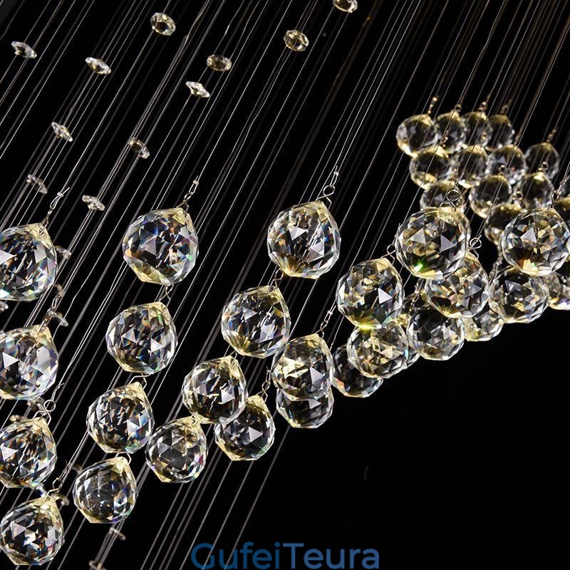 מבואה של נברשת קריסטל אלגנטית לאורות תקרה