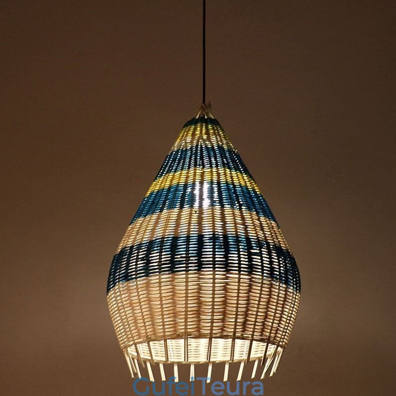 במבוק וקש תליון אור פסים מרווחים ארוגים ביד מנורת תקרה אהיל