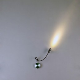 מנורת קיר כוח