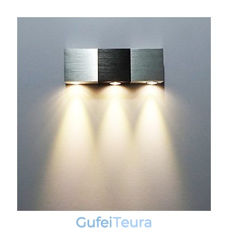 פנס קיר מודרני עם גוף אלומיניום מלבני מפזר אור