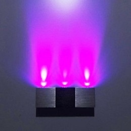 פנס קיר מודרני עם גוף אלומיניום מלבני מפזר אור