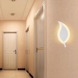 יצירתי אופנה פשוטה מודרנית אקריליק מכווץ מנורת קיר סגסוגת עלים קטנים אור