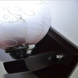 עץ מלא מנורת קיר יצירתית של חדר שינה ראש המיטה מדליקה