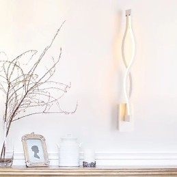 אורות קיר מודרניים מתכת יצירתית סלון מסדרון חדר שינה חדרי מלון תאורת קישוט ליד המיטה