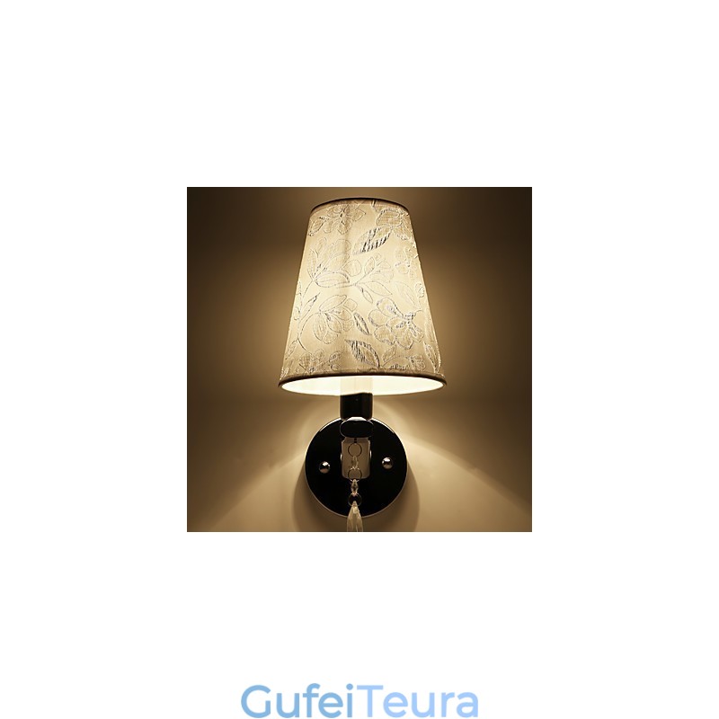 תכונה אלקטרולית מודרנית עכשווית לקיר פמוטי קיר עם אור סביבתי