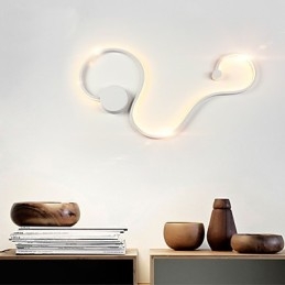 אורות קיר מודרניים מתכת יצירתית סלון מסדרון חדר שינה חדרי מלון תאורת קישוט ליד המיטה