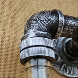 כפרי לודג' תכונת פליז עבור פמוטי קיר קיר עם אור סביבתי אור ענבר