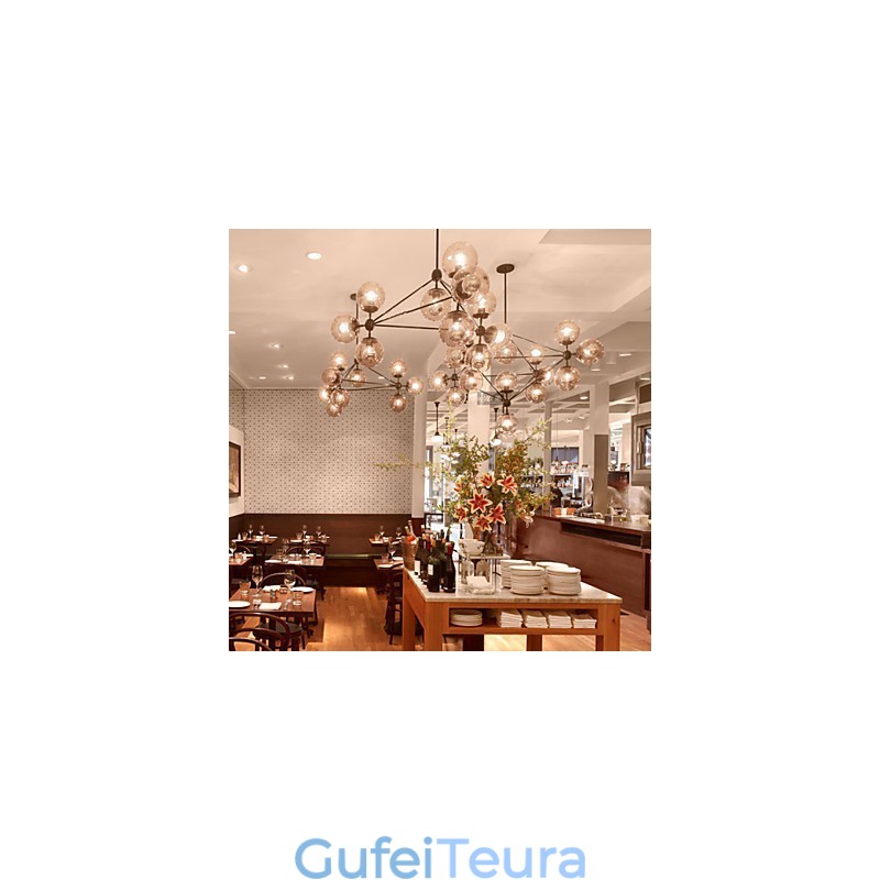 נברשת רטרו סלון בחוץ מוסך מתכת