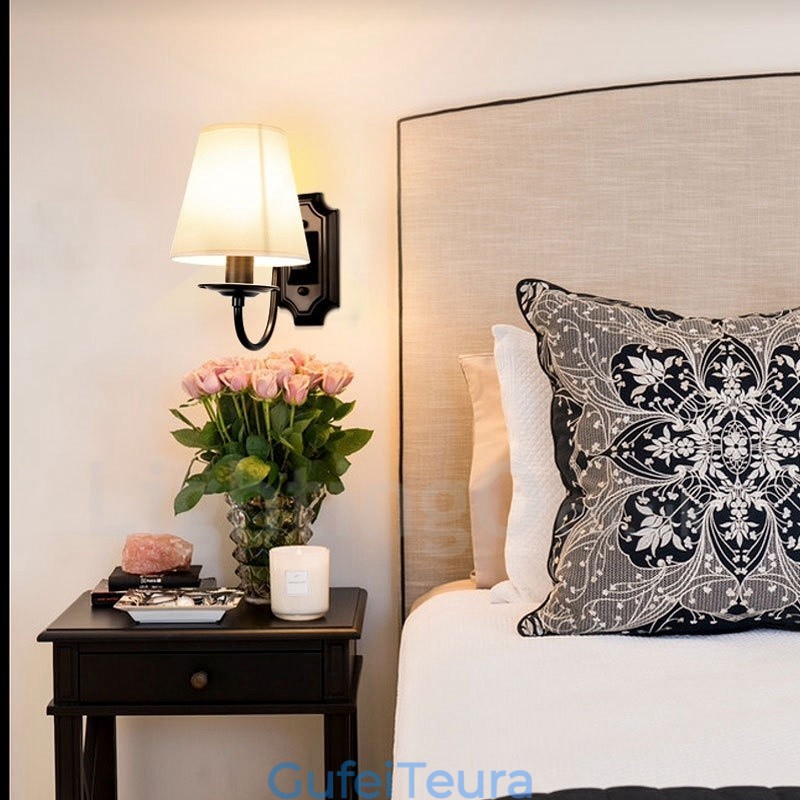 פמוטי קיר מקורה עם אור יחיד מודרני עכשווי