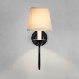 פמוטי קיר מקורה קלאסיים מסורתיים עם אור יחיד