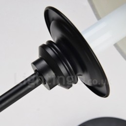 פמוטי קיר מקורה קלאסיים מסורתיים עם אור יחיד