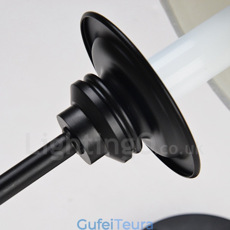 פמוטי קיר מקורה קלאסיים מסורתיים עם אור יחיד