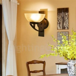 פמוטי קיר מקורה קלאסיים מסורתיים עם אור יחיד