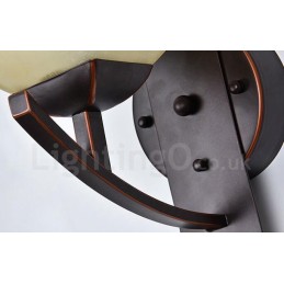 פמוטי קיר מקורה קלאסיים מסורתיים עם אור יחיד