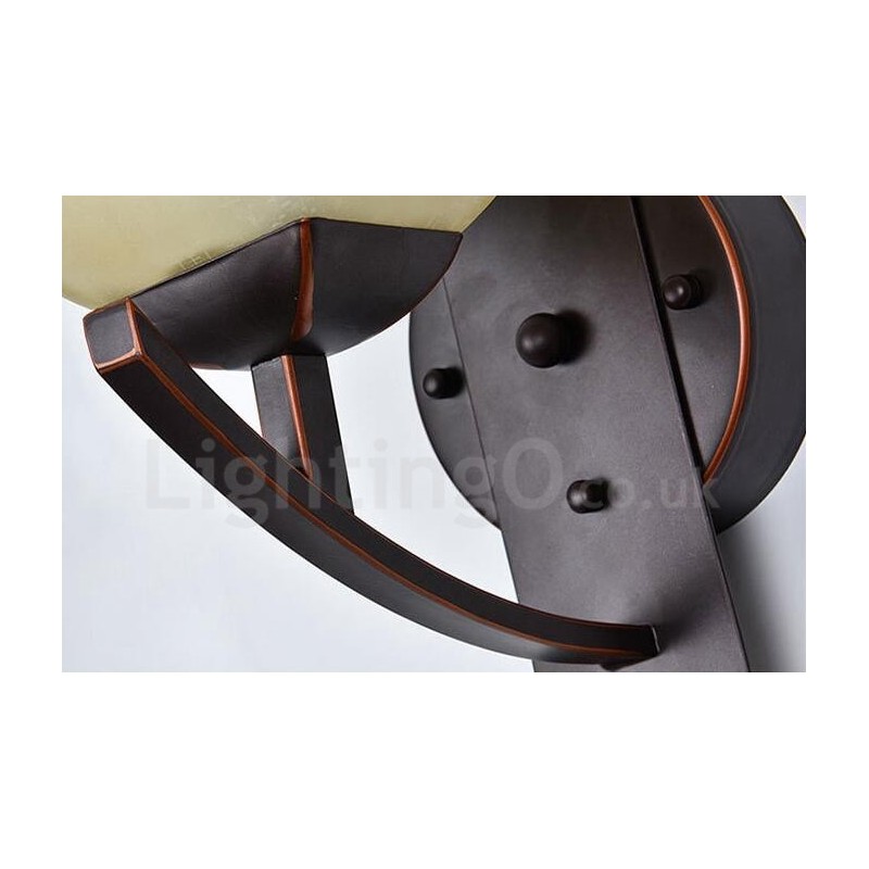 פמוטי קיר מקורה קלאסיים מסורתיים עם אור יחיד