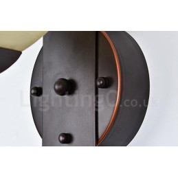 פמוטי קיר מקורה קלאסיים מסורתיים עם אור יחיד