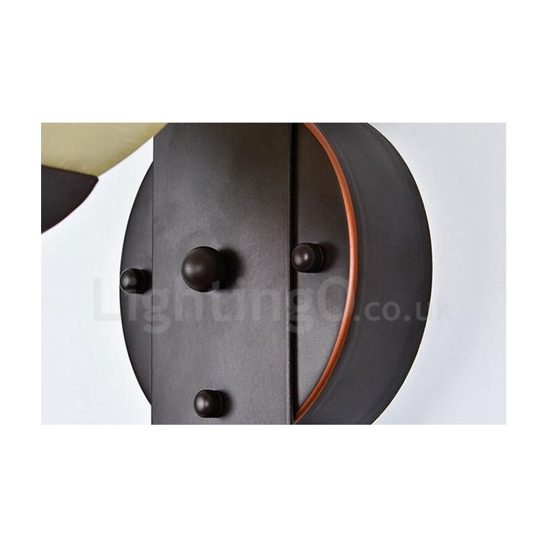 פמוטי קיר מקורה קלאסיים מסורתיים עם אור יחיד