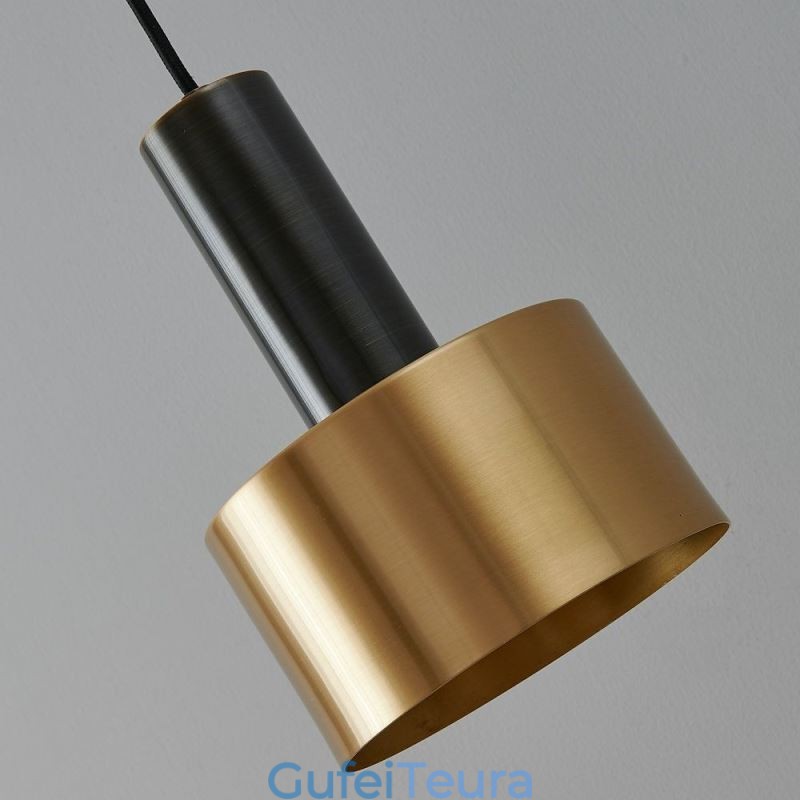 פמוט קיר מודרני בצבע שחור זהב שחור