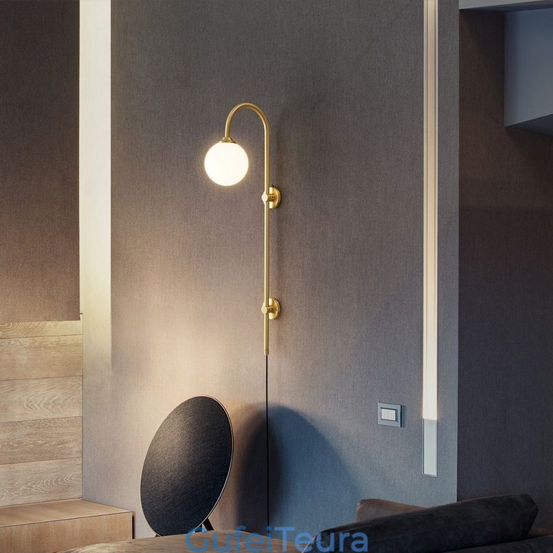 פמוט קיר מודרני מוברש זהב אור קיר