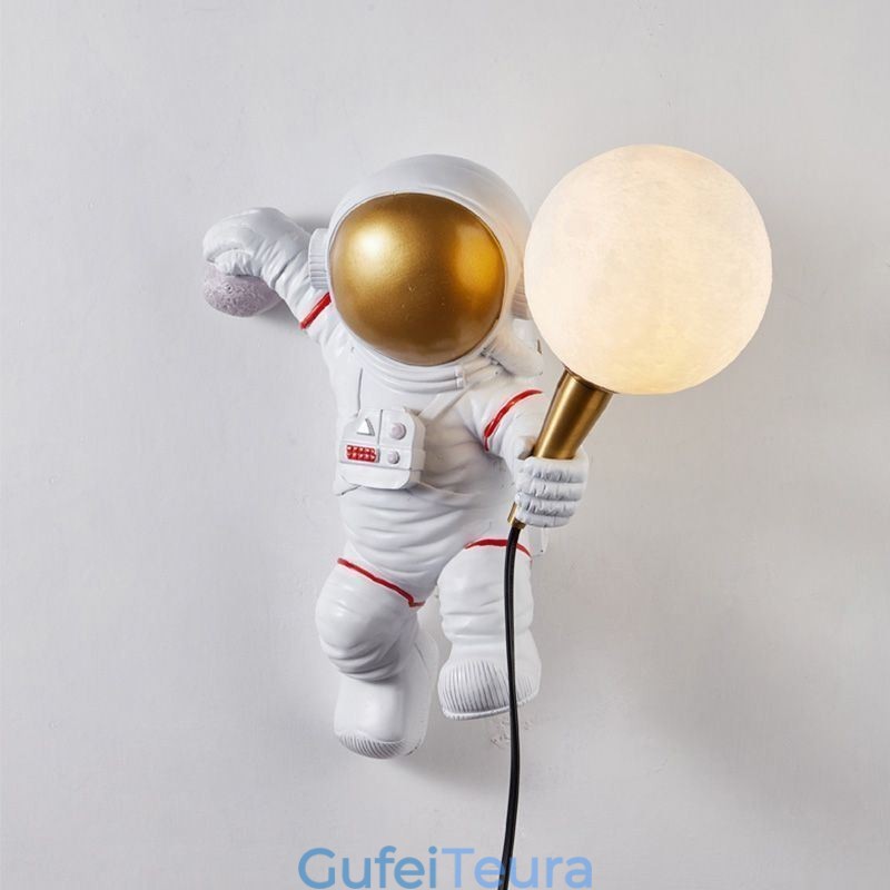פמוט קיר מודרני Creative Astronaut Resin Wall Light Kids