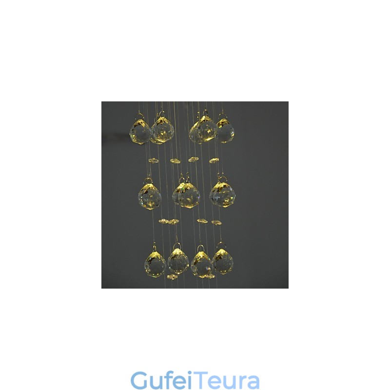 מנורת קריסטל יוקרתית