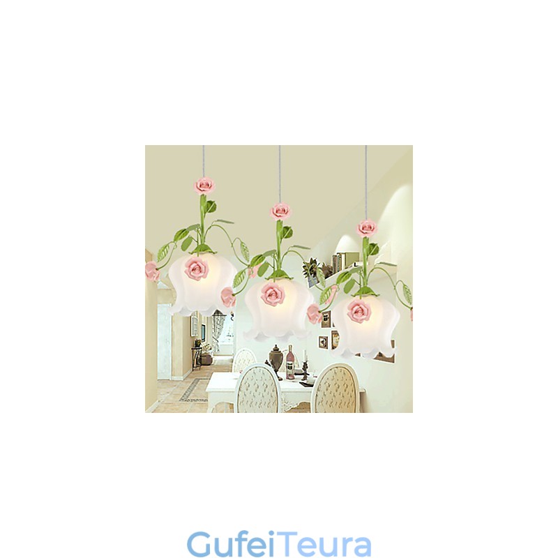 פרחים וצמחים לגן ליום האהבה סופגים אור כיפה