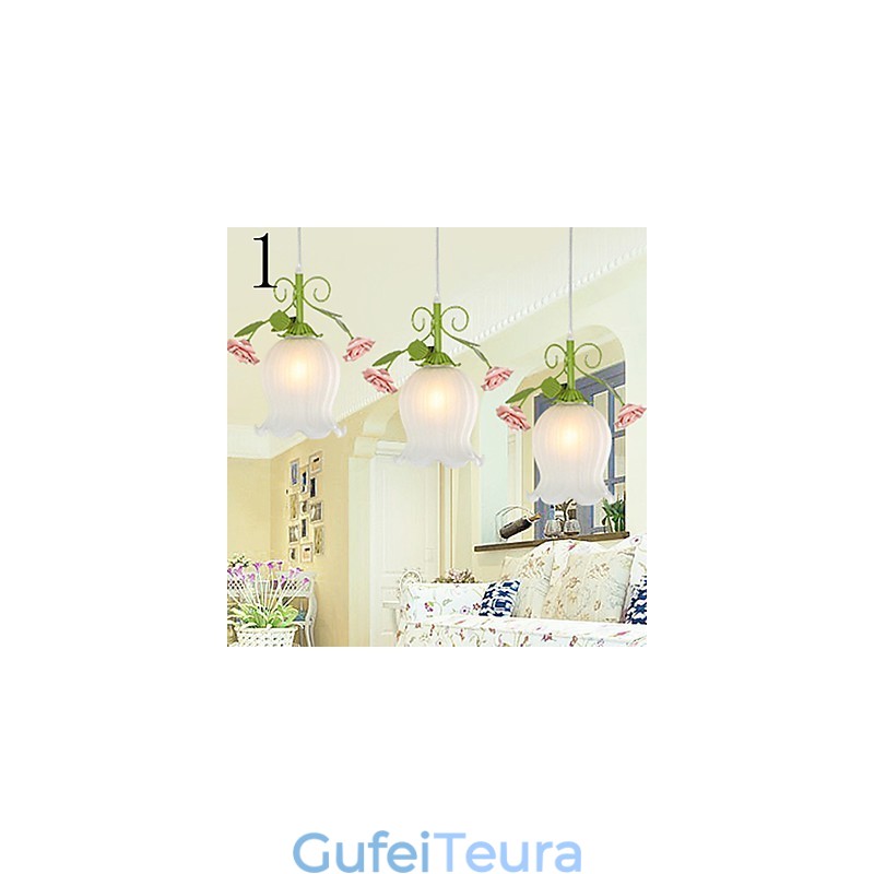 פרחים וצמחים לגן ליום האהבה סופגים אור כיפה