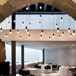 תאורת תליון בעיצוב קו גיאומטרי יצירתי בצפון אירופה